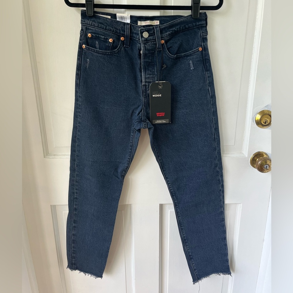 Levi’s wedgie dark wash jeans high rise